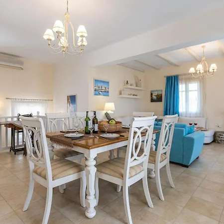 Alba Spacious By The Sea Mikri Vigla